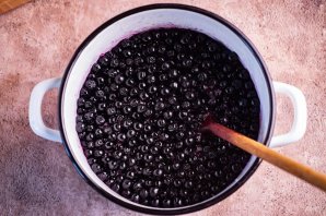 Варенье из черноплодки Варенье из черноплодки