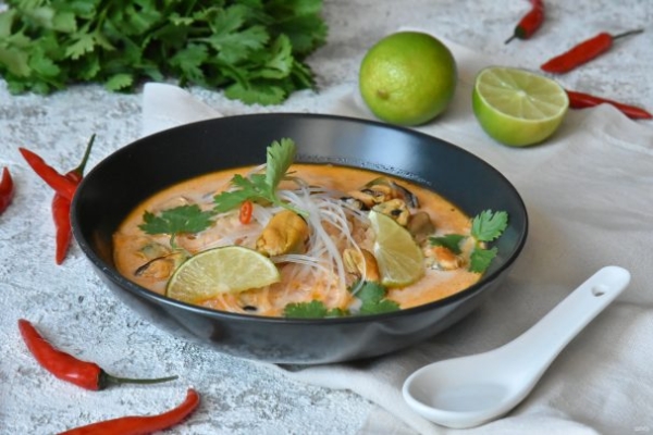 Суп "Том Ям" с лапшой Суп "Том Ям" с лапшой