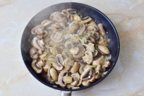 Шампиньоны с луком Шампиньоны с луком