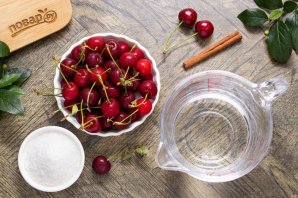 Летний компот из вишни Летний компот из вишни