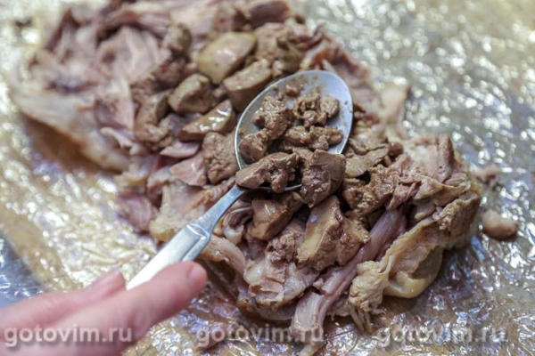 Рулет из рульки с куриной печенью Рулет из рульки с куриной печенью