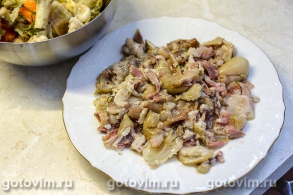 Мужужи из свиных ножек (холодец по-грузински) Мужужи из свиных ножек (холодец по-грузински)