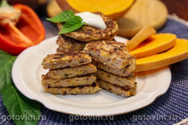 Оладьи с мясным фаршем и тыквой Оладьи с мясным фаршем и тыквой