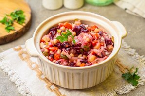 Винегрет классический с фасолью Винегрет классический с фасолью