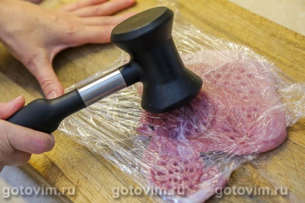 Отбивные из свинина в панировке картофельной стружки Отбивные из свинина в панировке картофельной стружки