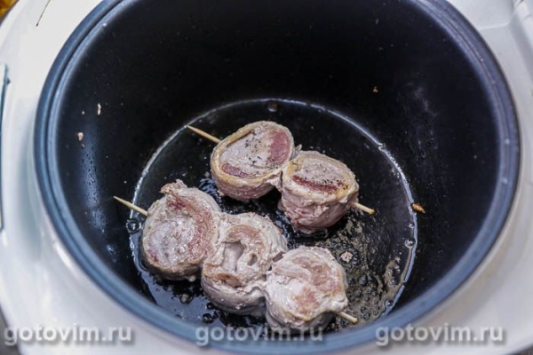 Вырезка из свинины в беконе в мультиварке