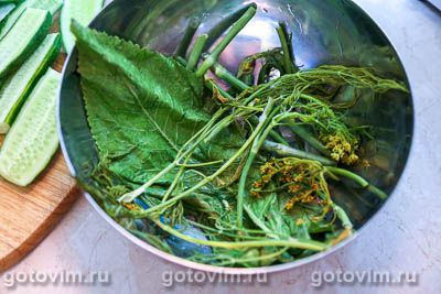 Малосольные огурцы на минералке