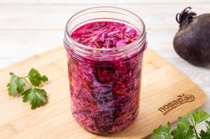 Капуста, квашенная со свеклой Капуста, квашенная со свеклой