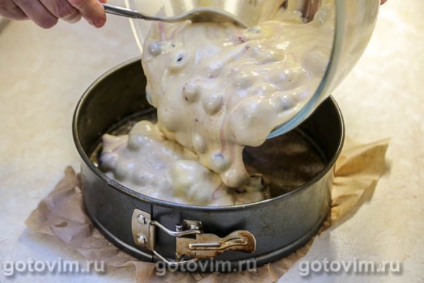 Пирог медовый с черной смородиной Пирог медовый с черной смородиной