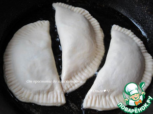 Чебуреки с капустой и шпинатом