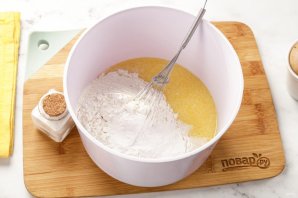 Оладьи на воде с яйцами