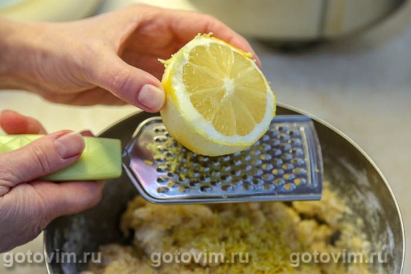 Кулич с начинкой крем-манго, белого шоколада и сливок Кулич с начинкой крем-манго, белого шоколада и сливок