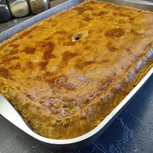 Пирог с курицей и грибами