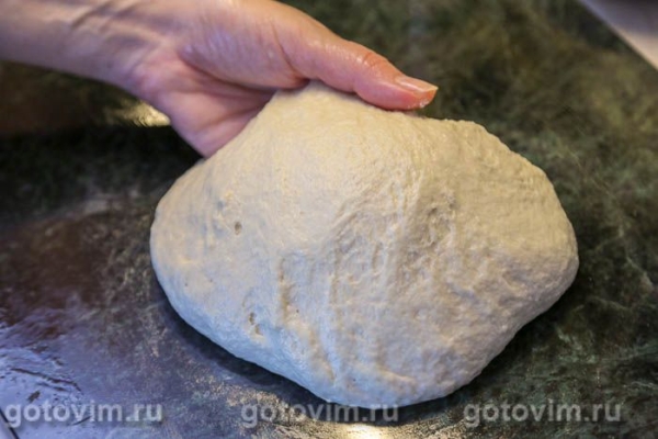 Пицца с белыми грибами, моцареллой и копченой курицей Пицца с белыми грибами, моцареллой и копченой курицей