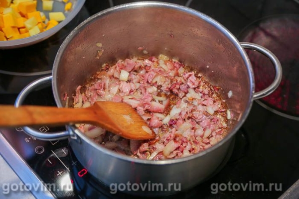 Суп-пюре из тыквы с беконом и сливками Суп-пюре из тыквы с беконом и сливками