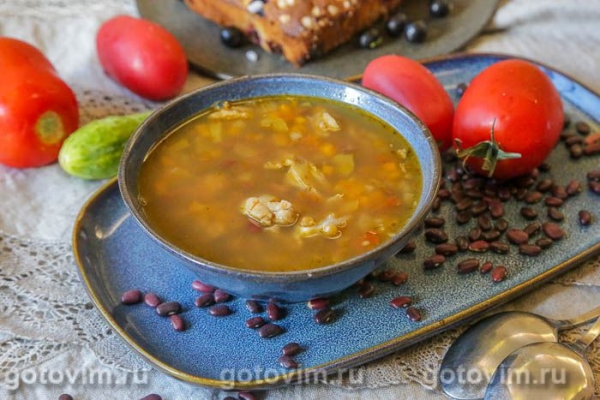 Мясной суп с говядиной, чечевицей и фасолью Мясной суп с говядиной, чечевицей и фасолью