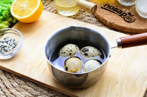 Салат с кукурузой и слабосоленой семгой Салат с кукурузой и слабосоленой семгой