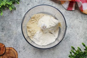 Десерт из клубники и ревеня