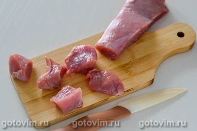 Жаркое из индейки с тыквой и картофелем (в горшочках) Жаркое из индейки с тыквой и картофелем (в горшочках)