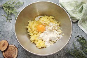 Картофельные котлеты с сыром и ветчиной Картофельные котлеты с сыром и ветчиной