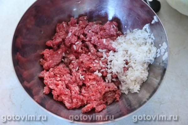 Рулет из капусты с фаршем и рисом (в пакете для запекания) Рулет из капусты с фаршем и рисом (в пакете для запекания)