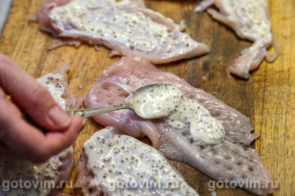 Куриные отбивные с горчицей и сметаной на сковороде Куриные отбивные с горчицей и сметаной на сковороде