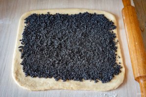 Постный маковый рулет