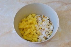 Салат с треской и огурцом Салат с треской и огурцом