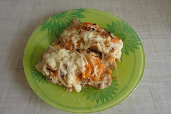 Стейки горбуши под «шубой» Стейки горбуши под «шубой»