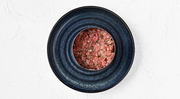 Тартар из говяжьей вырезки, пошаговый рецепт с фото на 570 ккал