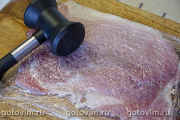 Мясные рулетики из свинины с лисичками и сыром Мясные рулетики из свинины с лисичками и сыром