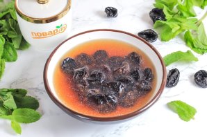 Яблоки фаршированные черносливом Яблоки фаршированные черносливом