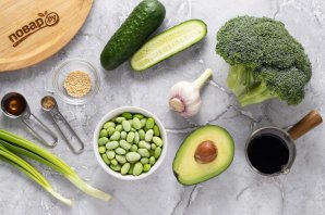 Салат с эдамаме и авокадо Салат с эдамаме и авокадо
