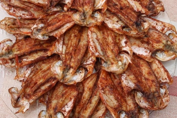 Окунь на углях на решетке Окунь на углях на решетке