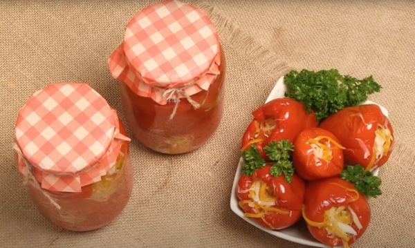 Маринованный перец с капустой и морковью. Самая вкусная овощная закуска на всю зиму! Маринованный перец с капустой и морковью. Самая вкусная овощная закуска на всю зиму!