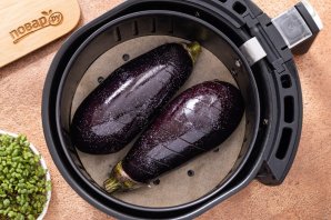 Баклажаны в аэрогриле целиком