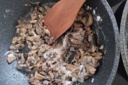 Запеченная куриная грудка с шампиньонами и сулугуни