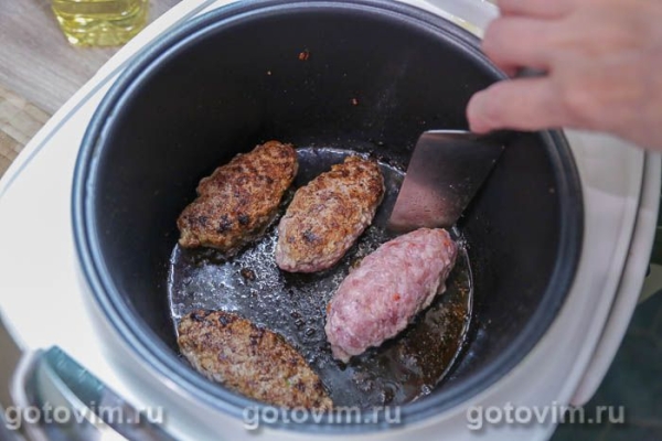 Мясные зразы с яйцом, луком и зеленью в мультиварке Мясные зразы с яйцом, луком и зеленью в мультиварке