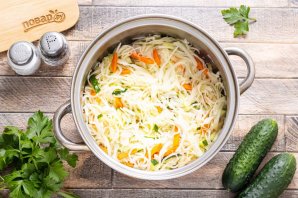 Салат из капусты и огурцов на зиму Салат из капусты и огурцов на зиму