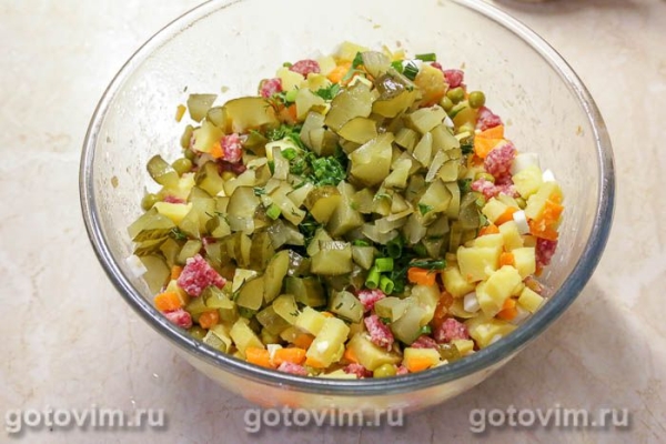 Оливье с копченой колбасой Оливье с копченой колбасой