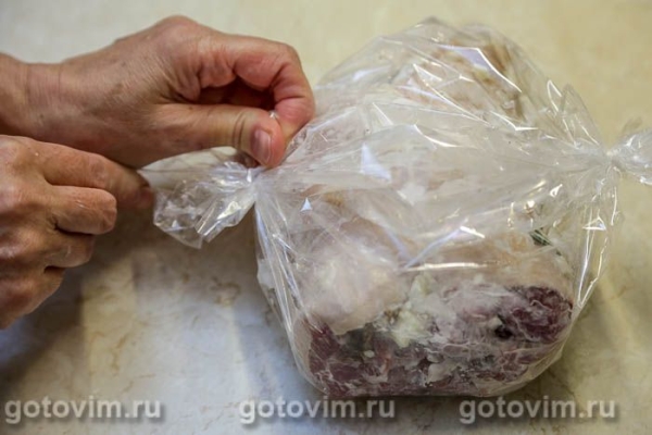Рулет из свиной рульки с жареными лисичками Рулет из свиной рульки с жареными лисичками