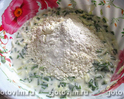 Оладьи на кефире с капустой и зелёным луком