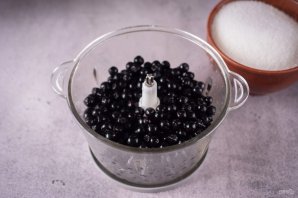 Черноплодная рябина протертая с сахаром Черноплодная рябина протертая с сахаром