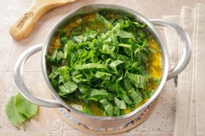 Суп со щавелем и яйцом Суп со щавелем и яйцом