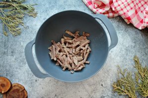 Салат с говяжьим языком и курицей Салат с говяжьим языком и курицей