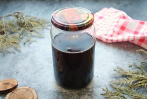 Настойка из смородинового варенья Настойка из смородинового варенья