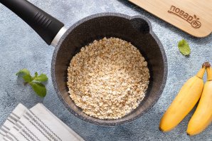 Овсянка с бананом и арахисовой пастой Овсянка с бананом и арахисовой пастой