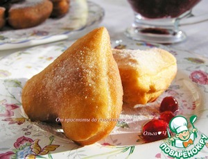 Пончики с брусникой Пончики с брусникой