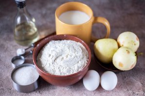 Пышные яблочные оладьи Пышные яблочные оладьи