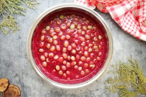 Джем из крыжовника с соком черной смородины Джем из крыжовника с соком черной смородины